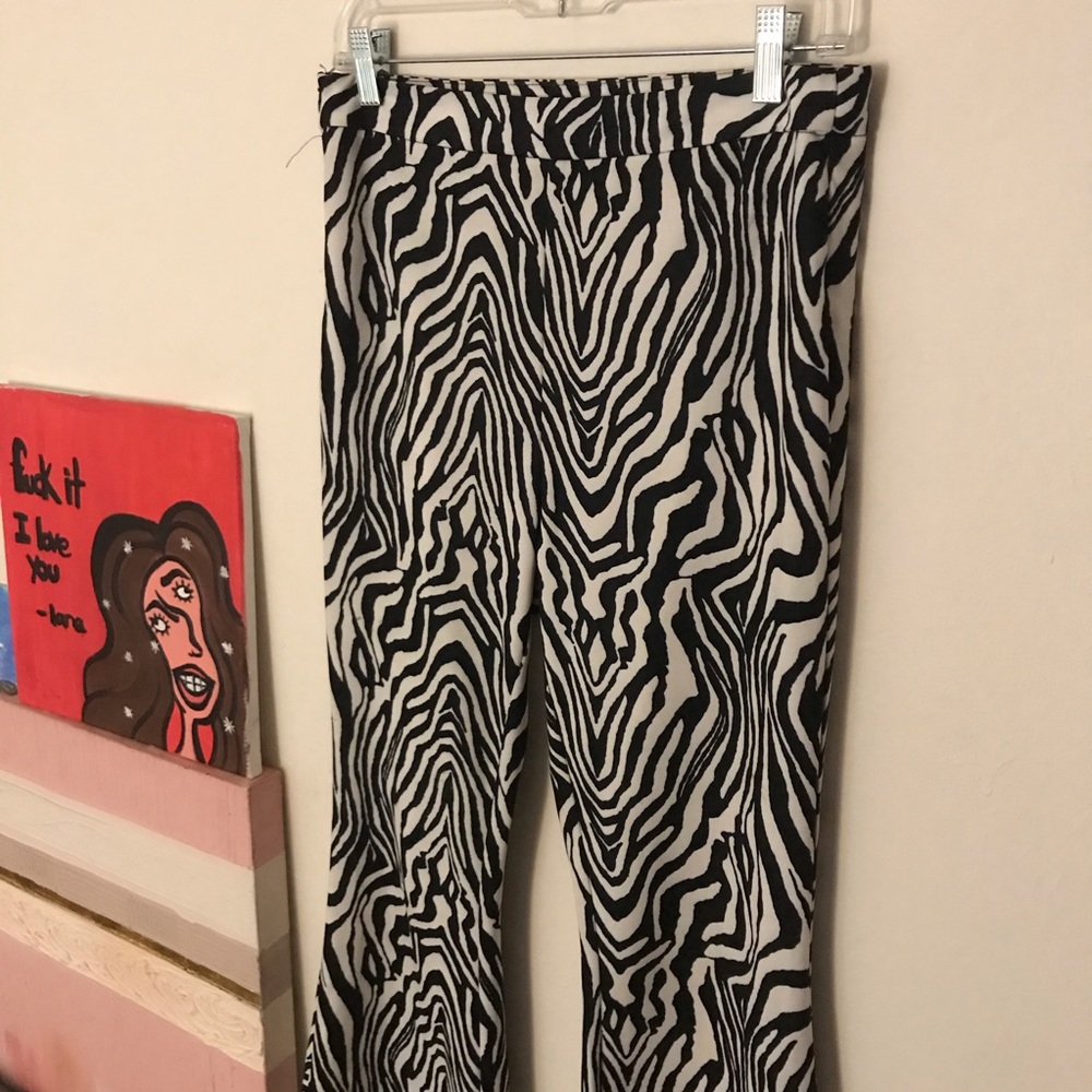 Zebra bell bottom flair leggings